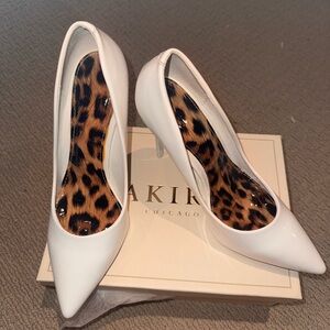 AKIRA White Pointed Toe Heels